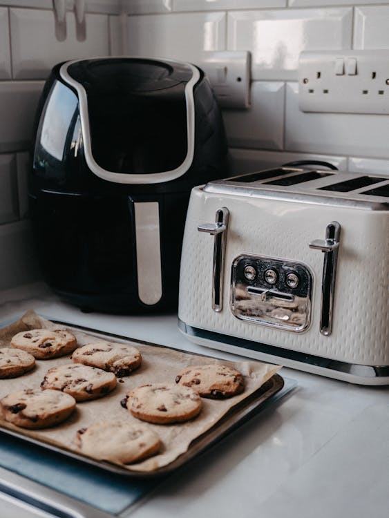 Best air fryer in India 2025 - modern kitchen countertop