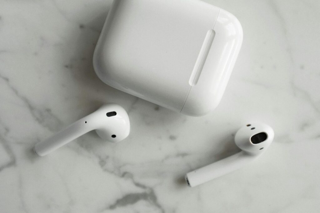 Wireless Earbuds Headphones - Best Truly Wireless Earbuds Under ₹2,000 in India (2026) — T