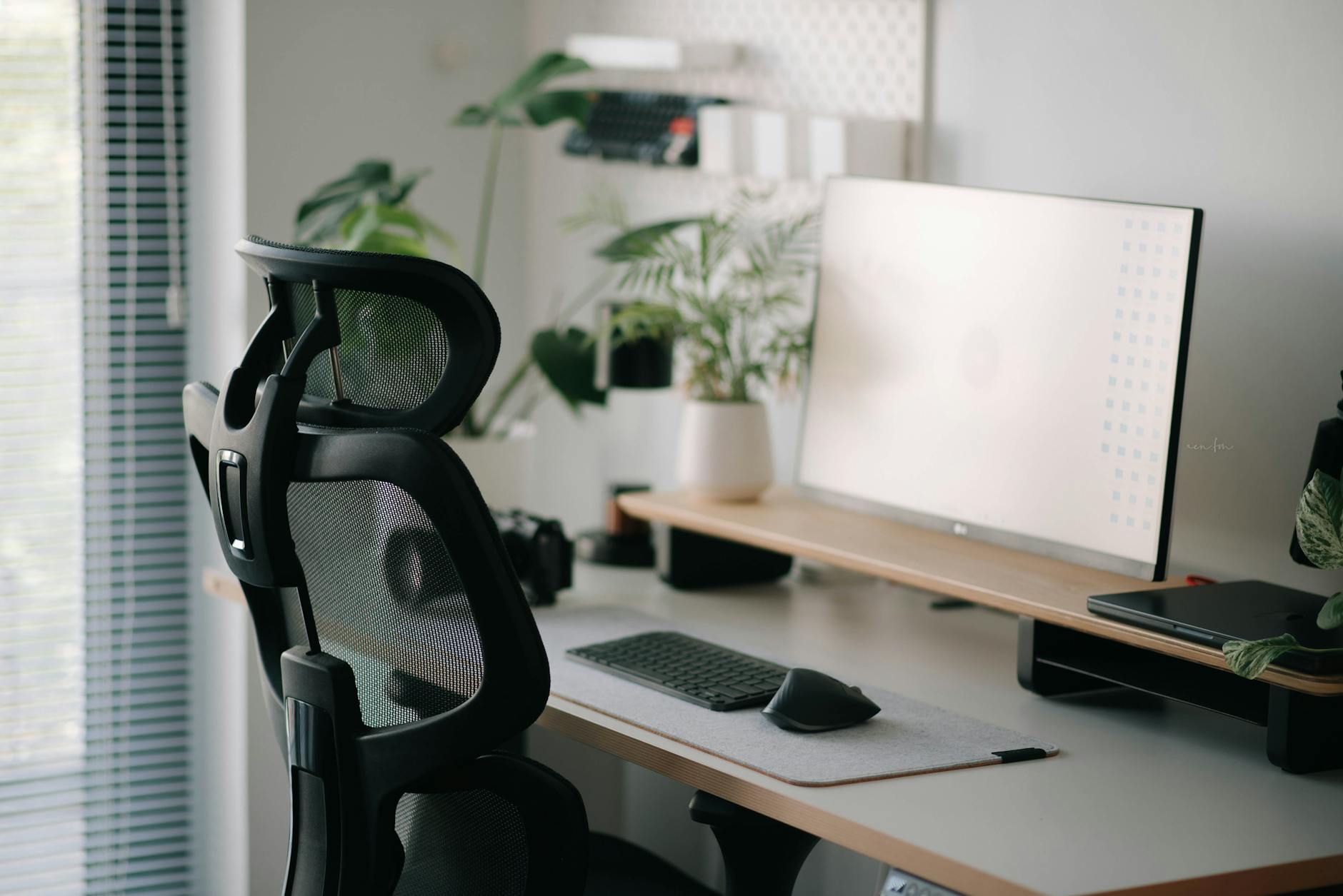 Chair Ergonomic Workspace for Best Office Chair Under ₹10,000 India: C