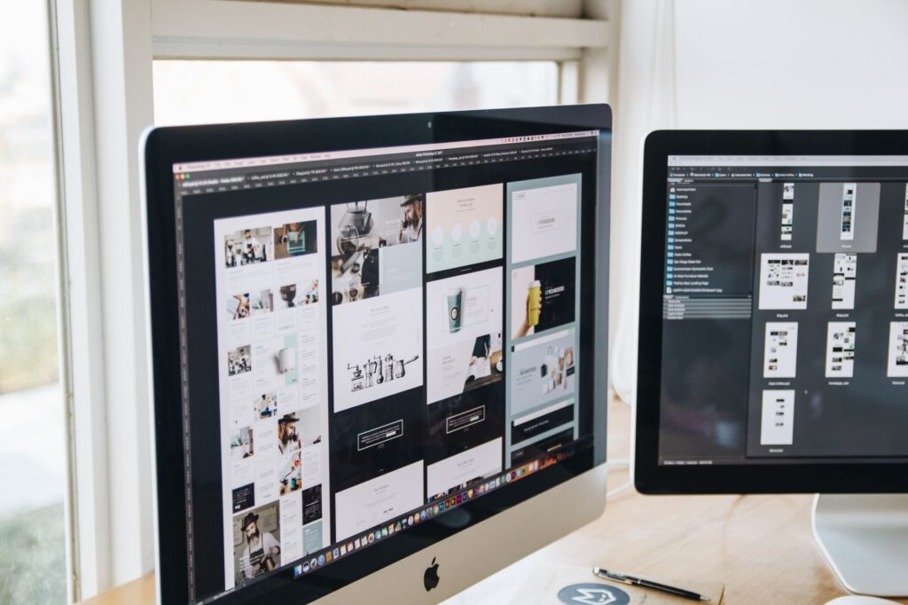 Dual monitor desk setup for best computer monitor home office India 2026