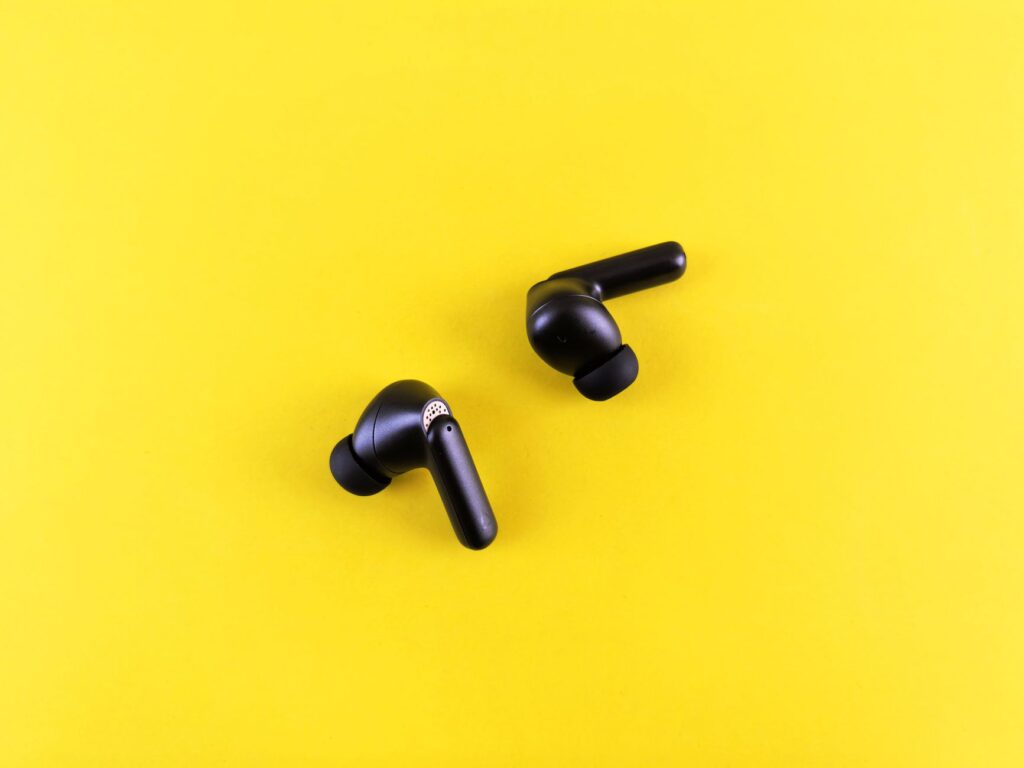 Best wireless earbuds under 2000 India 2026