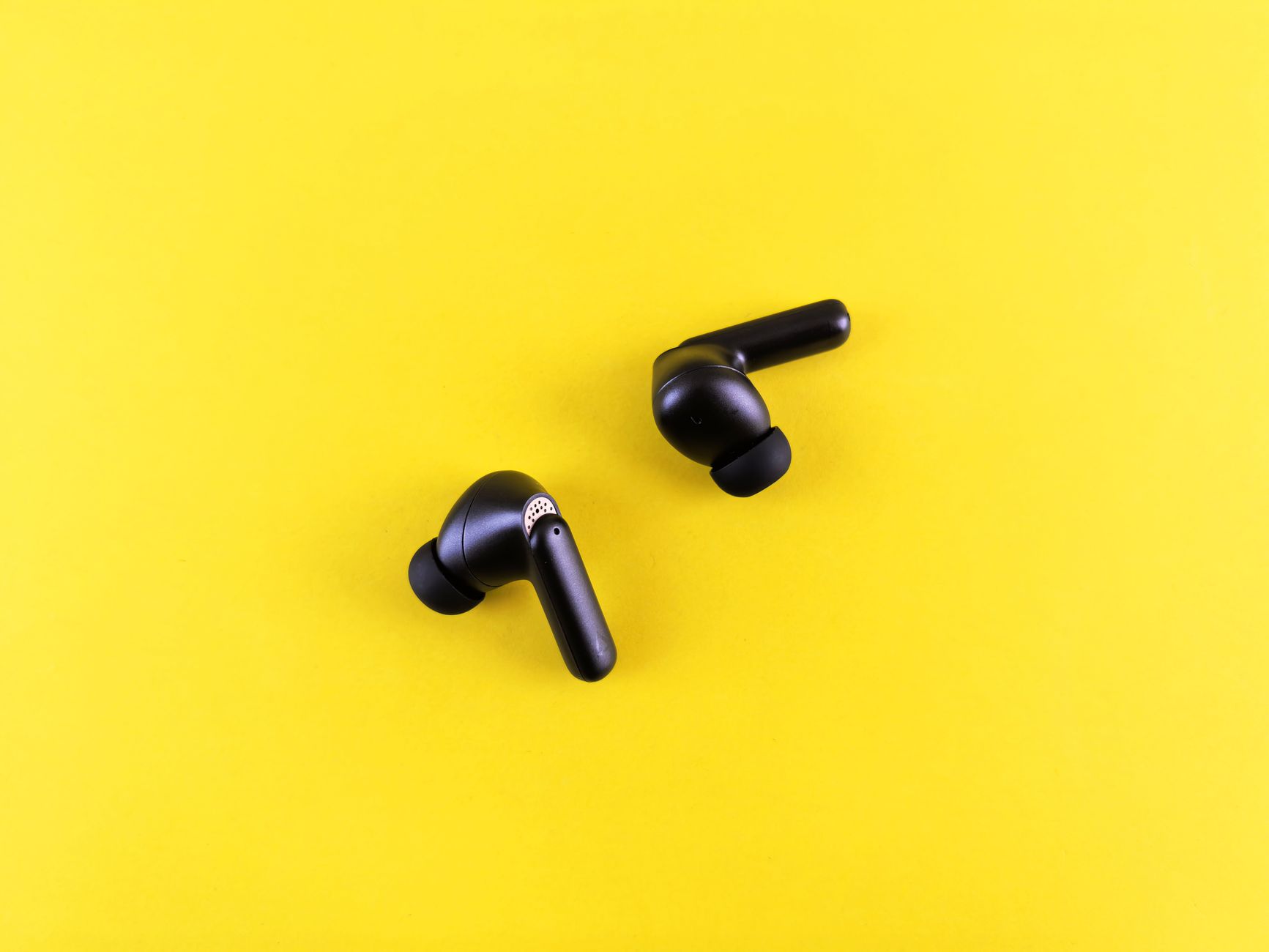 realme Buds T100 wireless earbuds clear call quality India