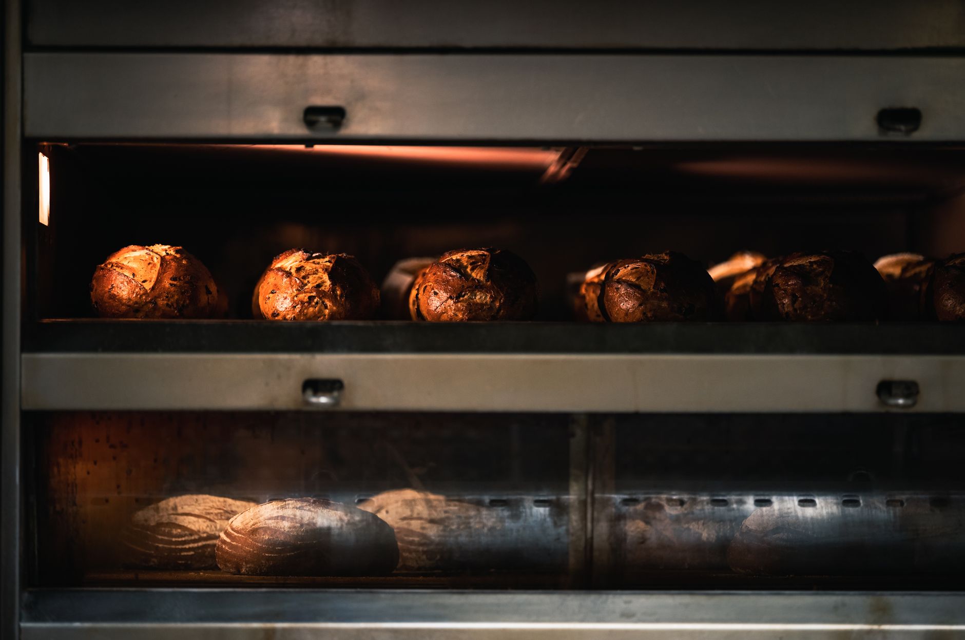 Bread baking in OTG oven - best OTG ovens India 2026 for home bakers